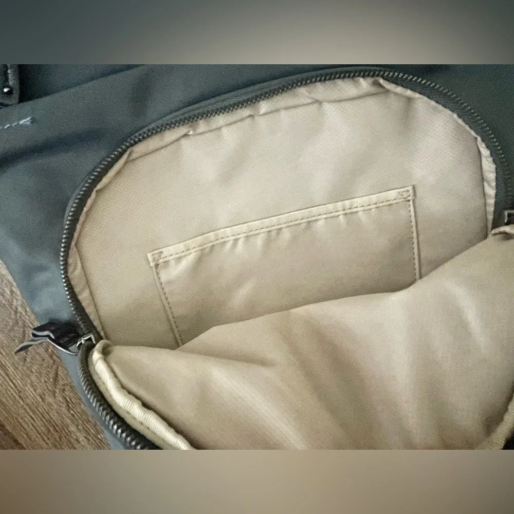 TUMI Voyageur Capri Crossbody Shoulder Bag Gray Nylon Travel Neutral Classic - Picture 8 of 16